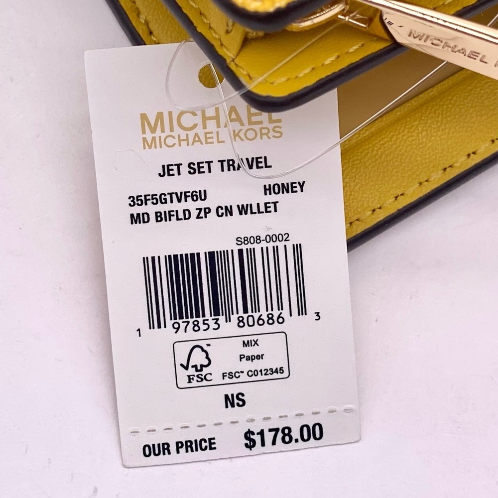 Michael Kors Jet Set Medium Printed Signature
Logo Wallet - Picture 13 of 15
